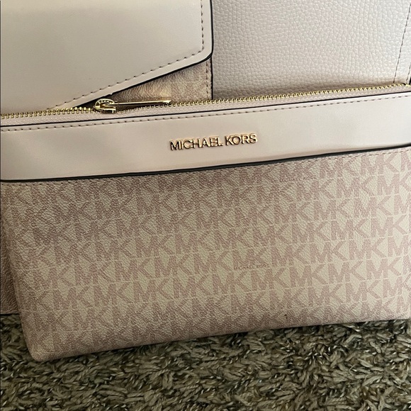 Michael Kors Blush Pink Tote with Two Matching Pouches - Picture 2 of 8